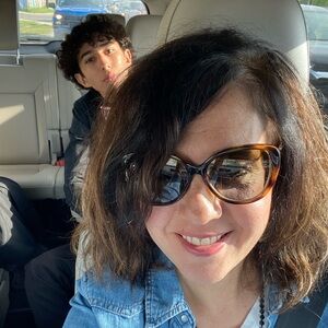 Meet your Posher, Cynthia